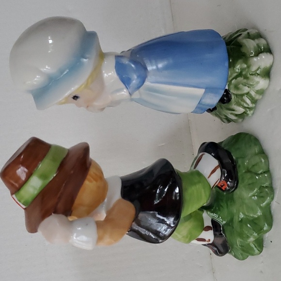 Vintage Girl and Boy Pilgrim Figurines by Treasure Masters Korea 5.5" Ceramic - Picture 2 of 11